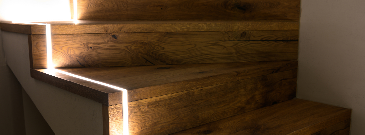 Iluminación de escaleras: seguridad, diseño y tecnología LED